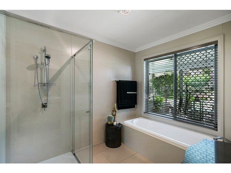 15 Coventry Court, Mount Lofty QLD 4350