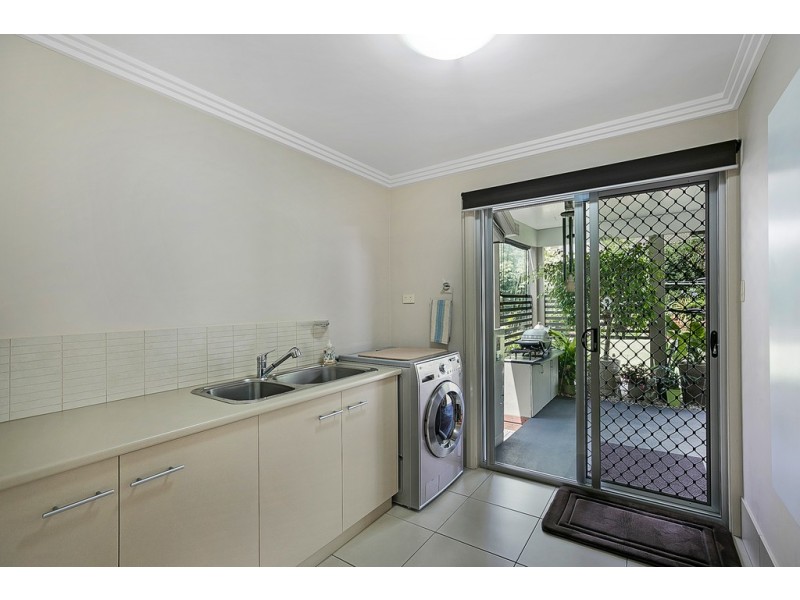 15 Coventry Court, Mount Lofty QLD 4350