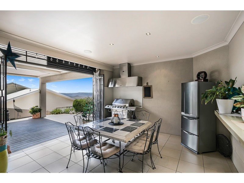 15 Coventry Court, Mount Lofty QLD 4350