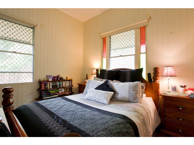 16 Vanity Street, Rockville QLD 4350