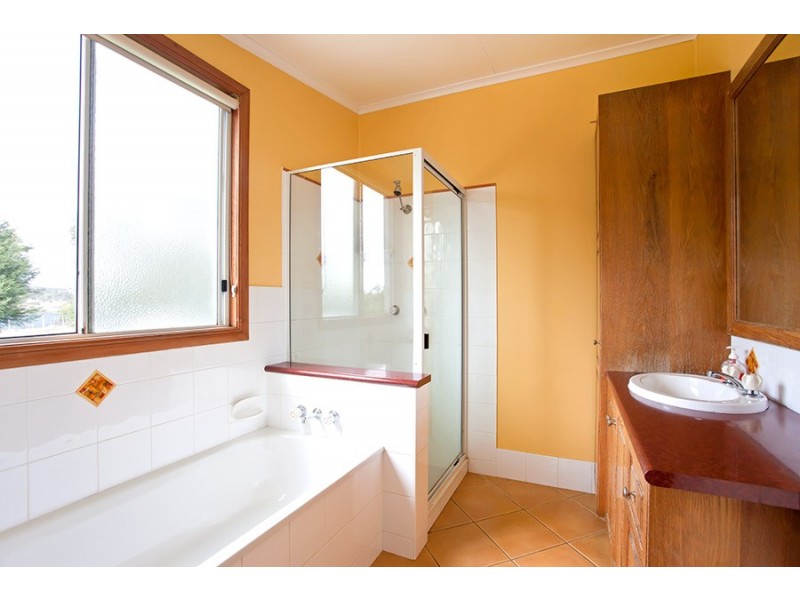 16 Vanity Street, Rockville QLD 4350