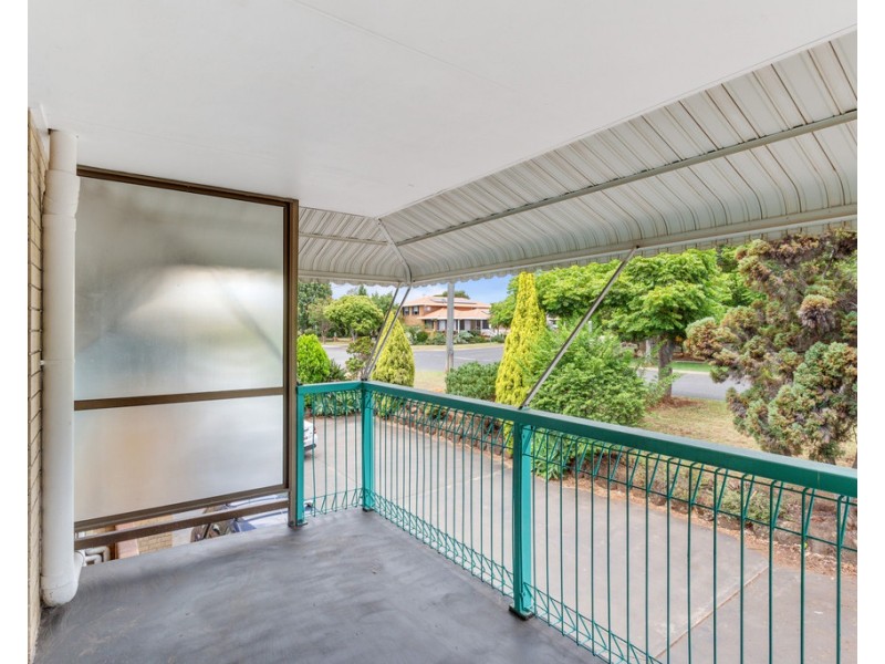 Unit 6/43 Charnley Street, Kearneys Spring QLD 4350