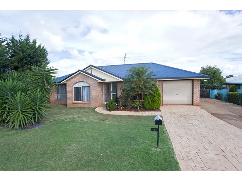 16 Oaklands Court, Glenvale QLD 4350