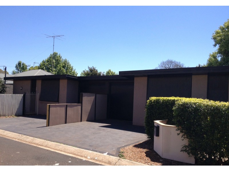2/11 Frederick Street, East Toowoomba QLD 4350