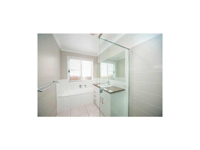 2/13 Wapiti Street, Kearneys Spring QLD 4350