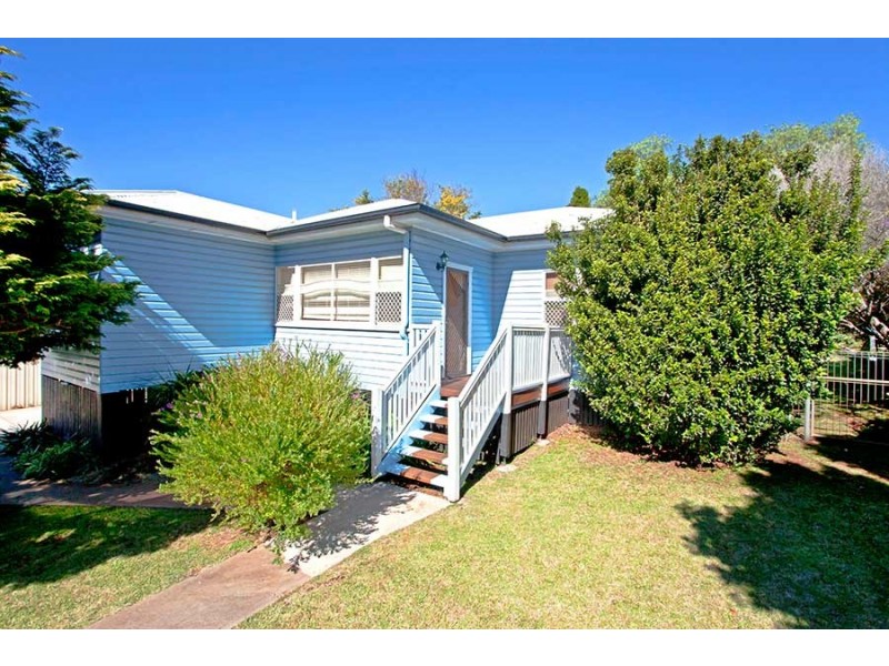 12 Jennings Street, South Toowoomba QLD 4350