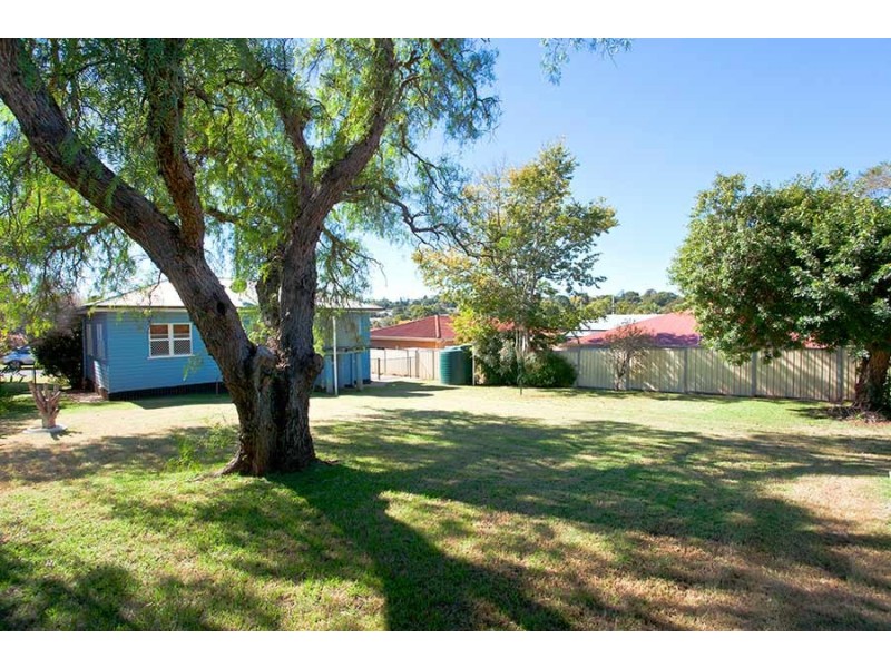 12 Jennings Street, South Toowoomba QLD 4350