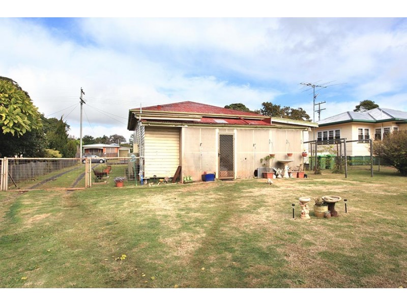15 Warwick Street, Harristown QLD 4350