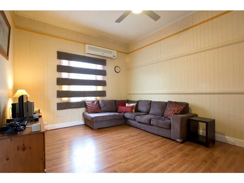 98 James Street, South Toowoomba QLD 4350