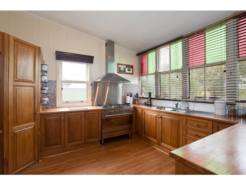 98 James Street, South Toowoomba QLD 4350