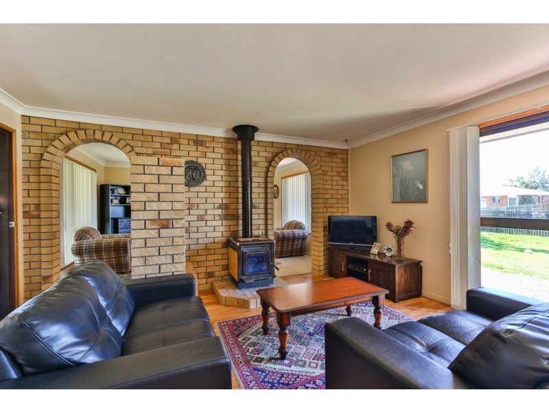 10 Noll Street, Kearneys Spring QLD 4350