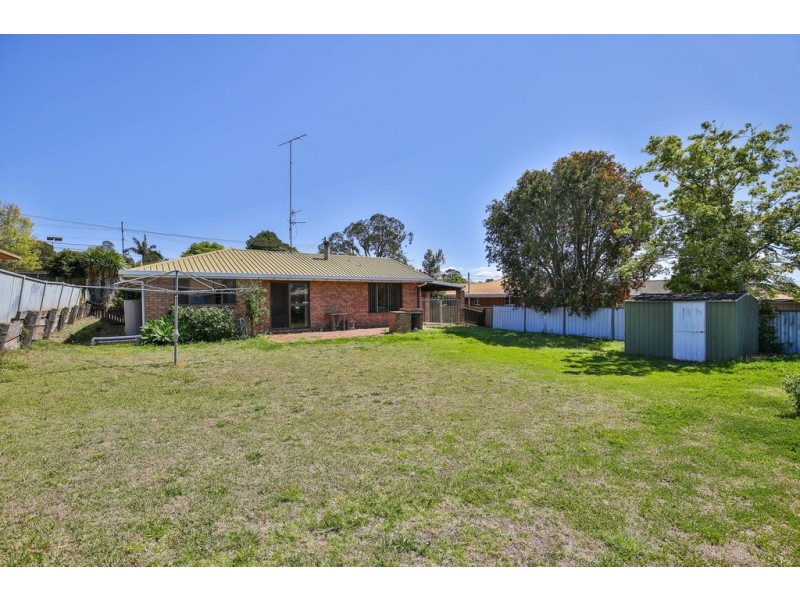 10 Noll Street, Kearneys Spring QLD 4350