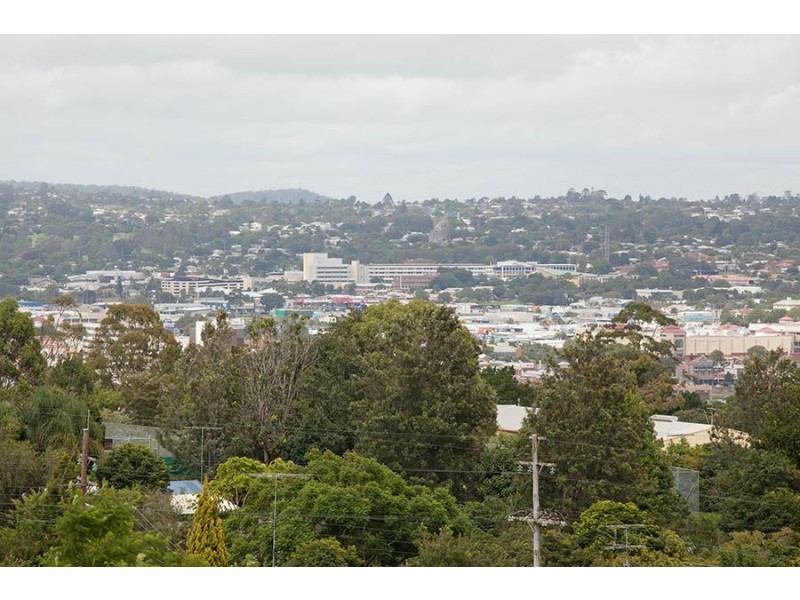 Unit 20/2 Benjamin Street, Mount Lofty QLD 4350