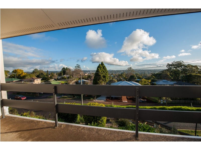 Unit 20/2 Benjamin Street, Mount Lofty QLD 4350