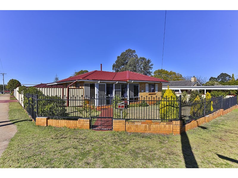 28 Tara Street, Wilsonton QLD 4350