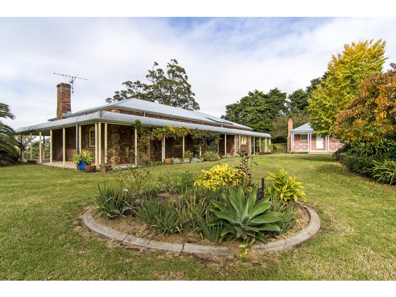 22 Hilltop Drive, Blue Mountain Heights QLD 4350