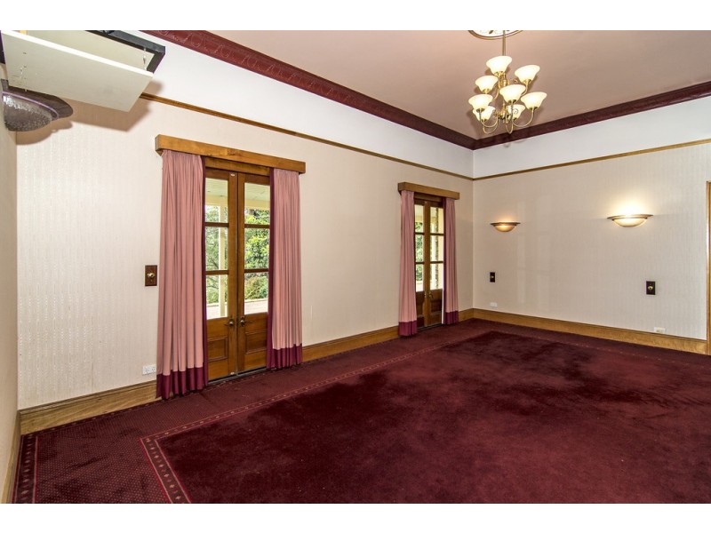 22 Hilltop Drive, Blue Mountain Heights QLD 4350