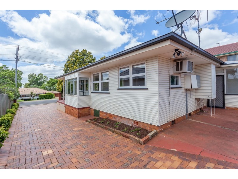 1/349 West Street, Harristown QLD 4350