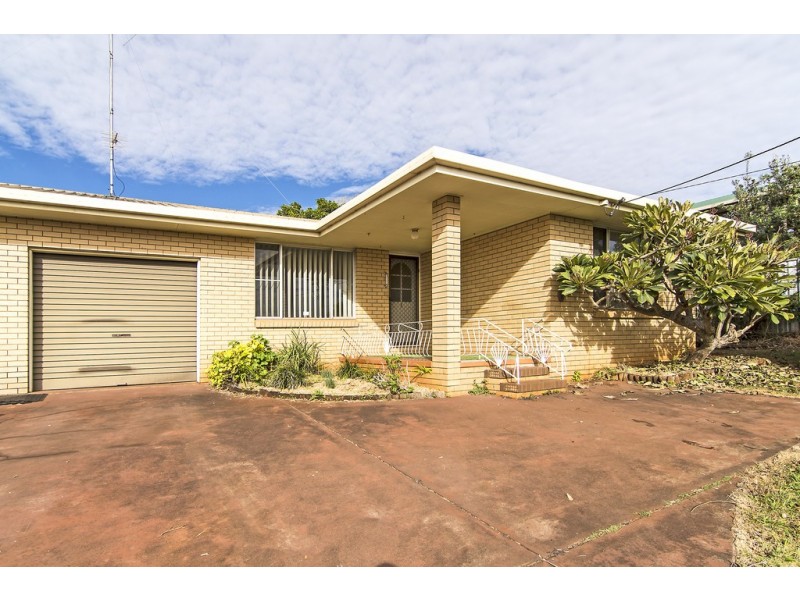 1/6 Cossart, Centenary Heights QLD 4350