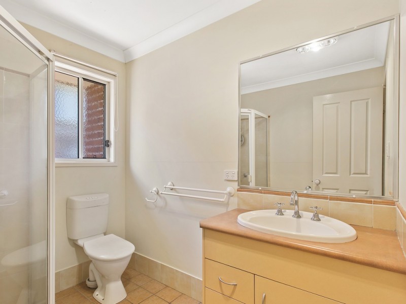 1/392 Stenner Street, Kearneys Spring QLD 4350