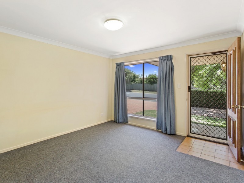 1/392 Stenner Street, Kearneys Spring QLD 4350