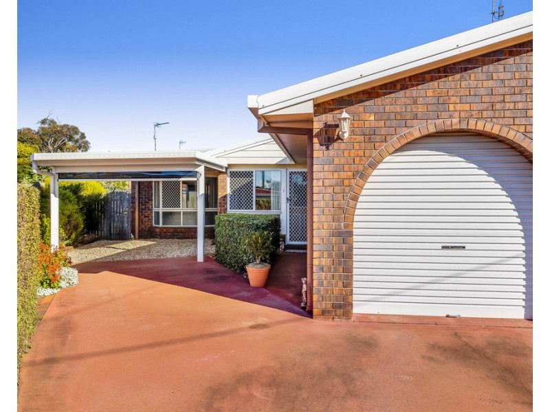 Unit 1/12 Heinemann Court, Kearneys Spring QLD 4350