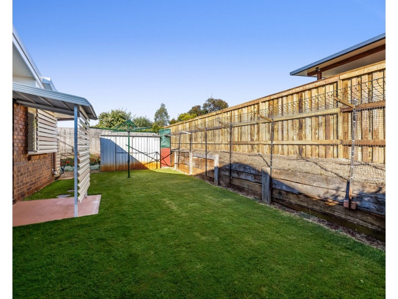 Unit 1/12 Heinemann Court, Kearneys Spring QLD 4350