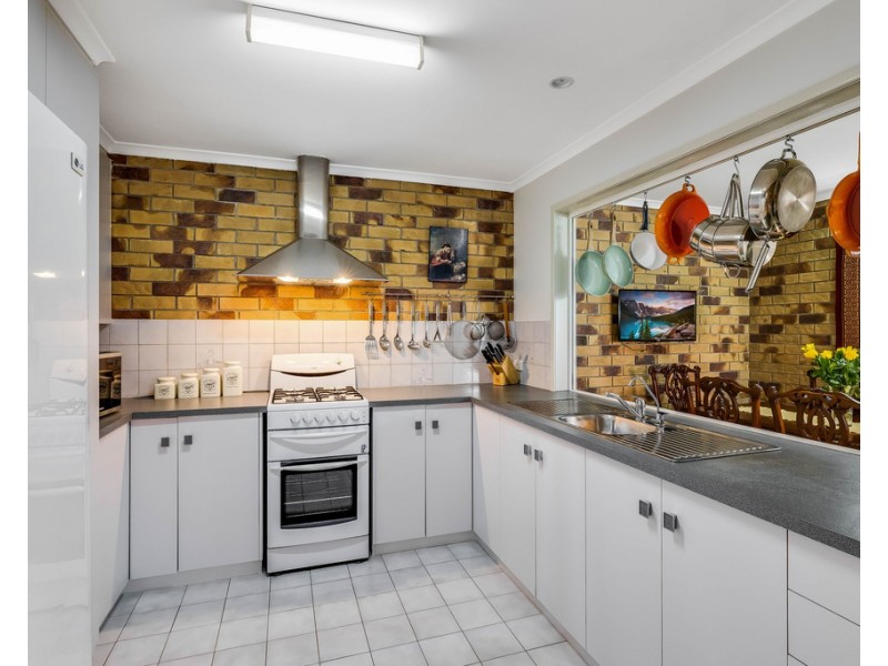 Unit 1/12 Heinemann Court, Kearneys Spring QLD 4350