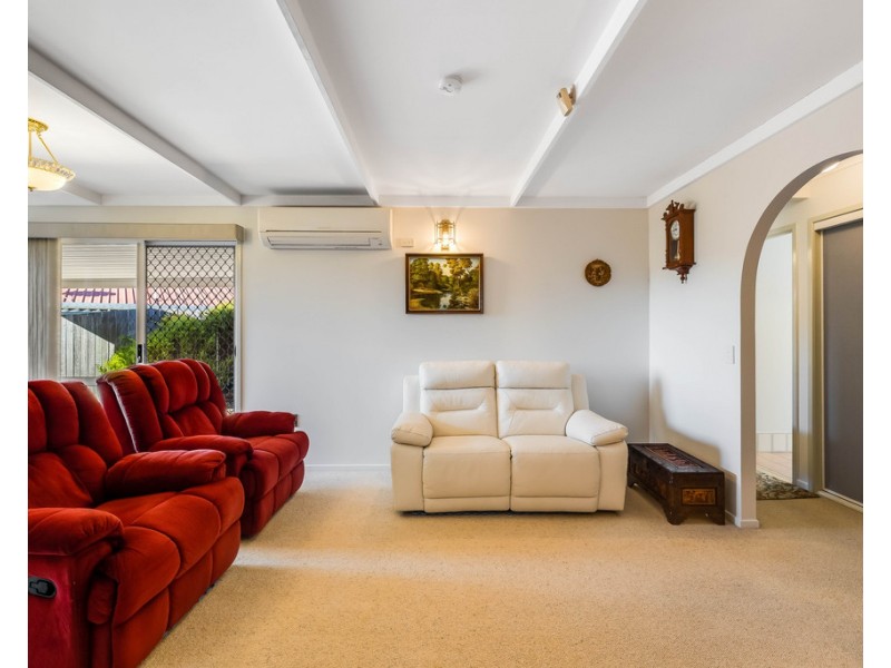 Unit 1/12 Heinemann Court, Kearneys Spring QLD 4350