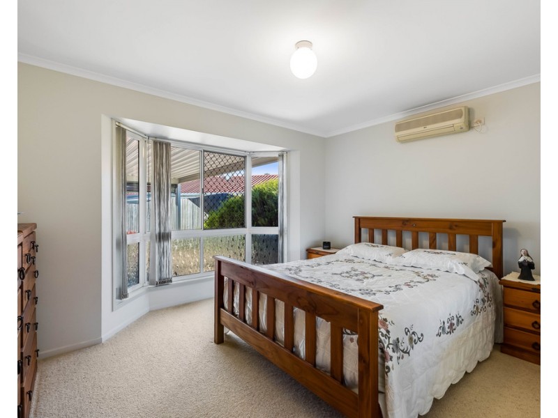 Unit 1/12 Heinemann Court, Kearneys Spring QLD 4350