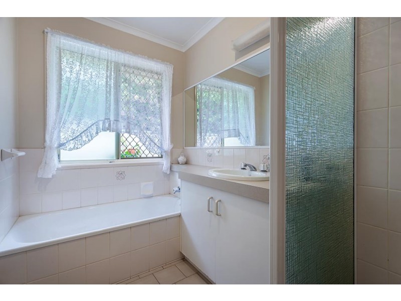 7 Freyling Court, Kearneys Spring QLD 4350