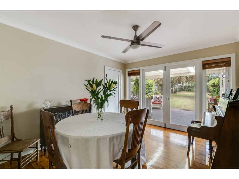 8 Beatty Street, Mount Lofty QLD 4350