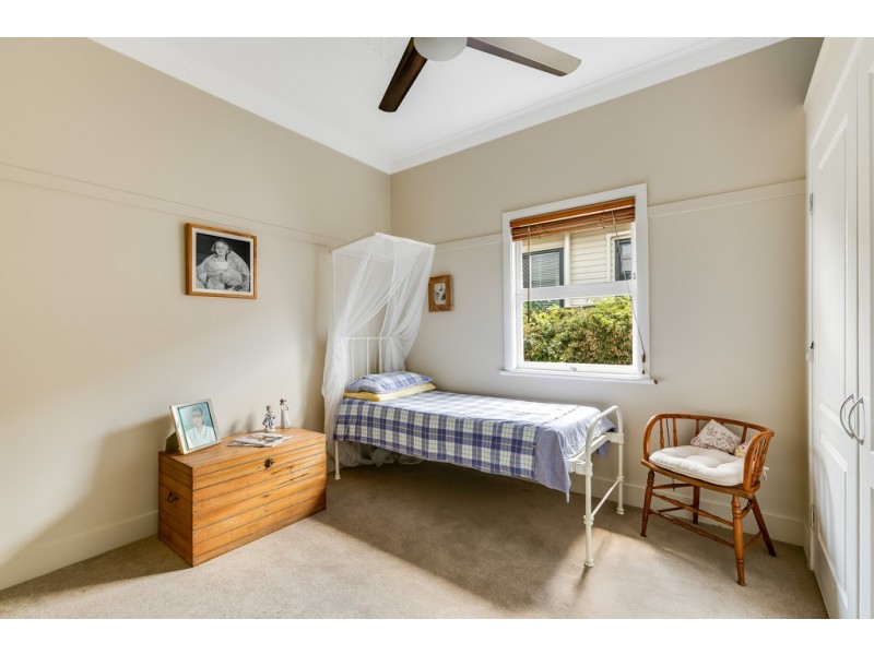 8 Beatty Street, Mount Lofty QLD 4350