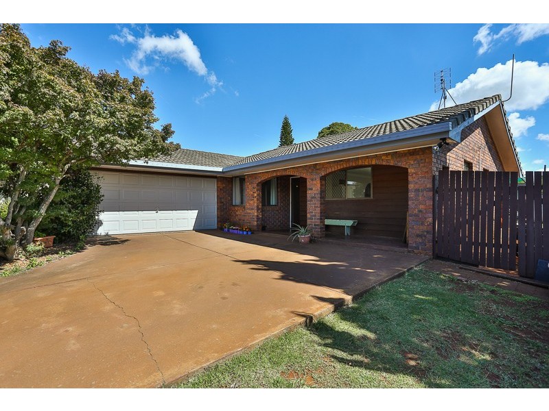 17 Sherry Street, Wilsonton Heights QLD 4350