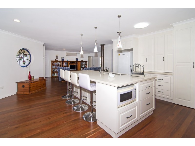 ” Lavender View Road “, Ascot QLD 4359