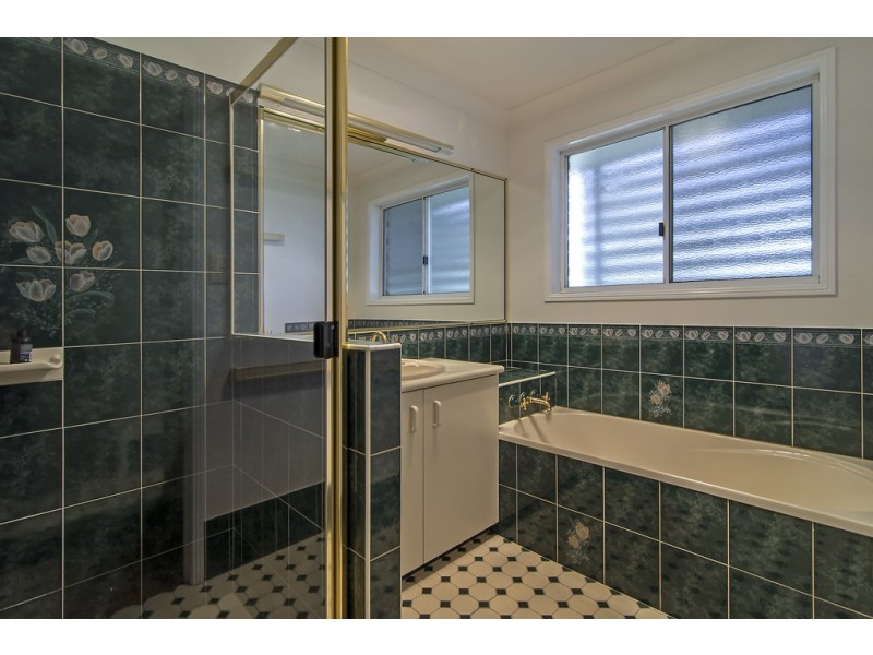 ” Lavender View Road “, Ascot QLD 4359