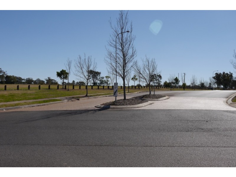 1 Explorer Court, Gowrie Junction QLD 4352