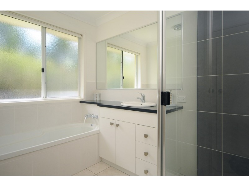 2 Hamilton Drive, Vale View QLD 4352