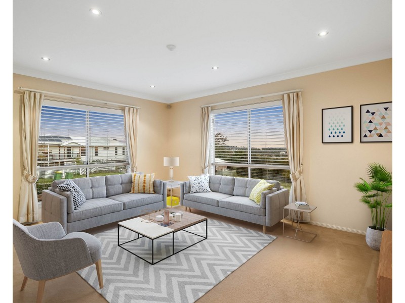 13 Dodson Crescent, Mount Kynoch QLD 4350