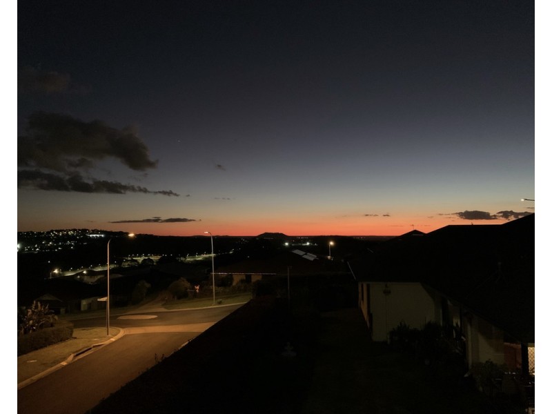 13 Dodson Crescent, Mount Kynoch QLD 4350