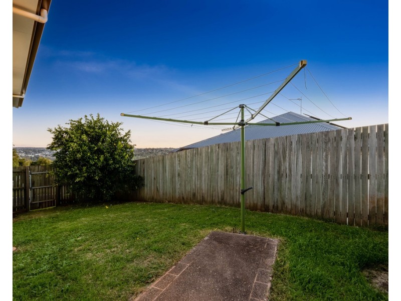 13 Dodson Crescent, Mount Kynoch QLD 4350