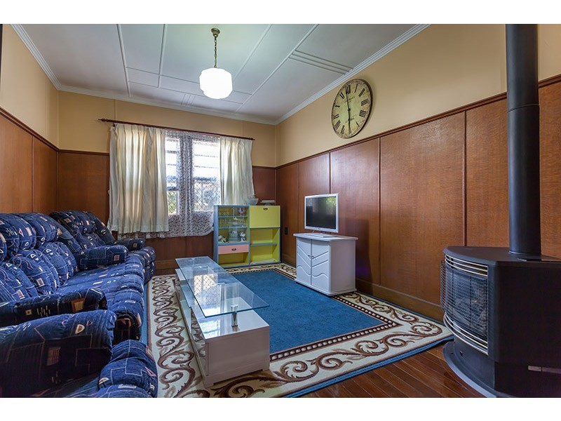 18 Seaton Street, South Toowoomba QLD 4350