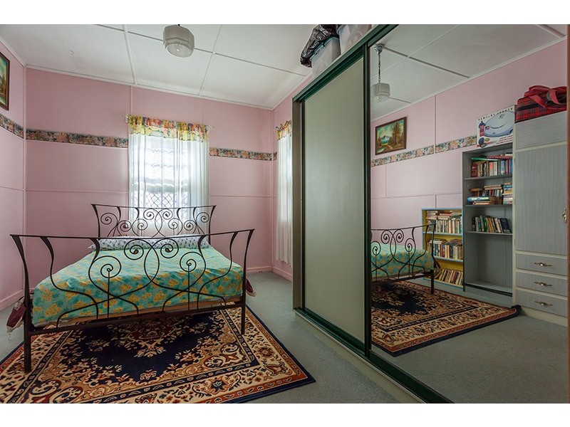 18 Seaton Street, South Toowoomba QLD 4350