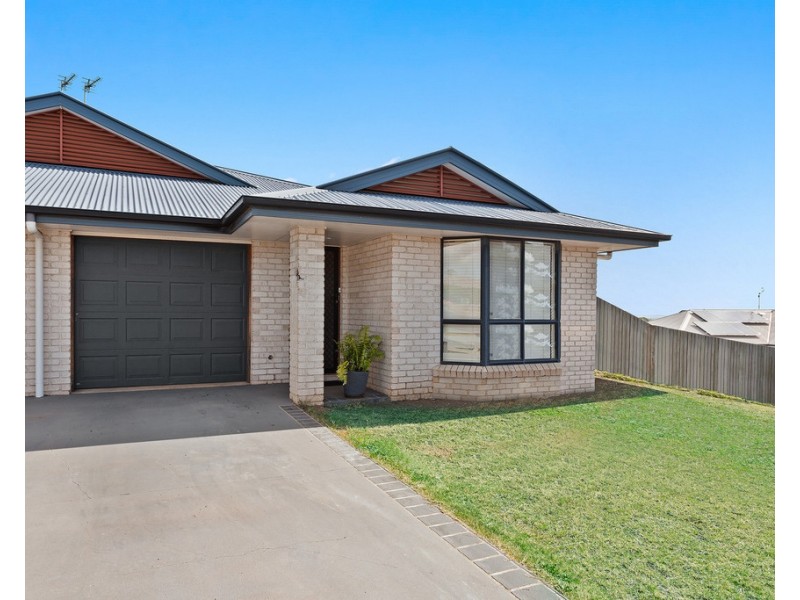 Unit 2/28 Cuttaburra Crescent, Glenvale QLD 4350