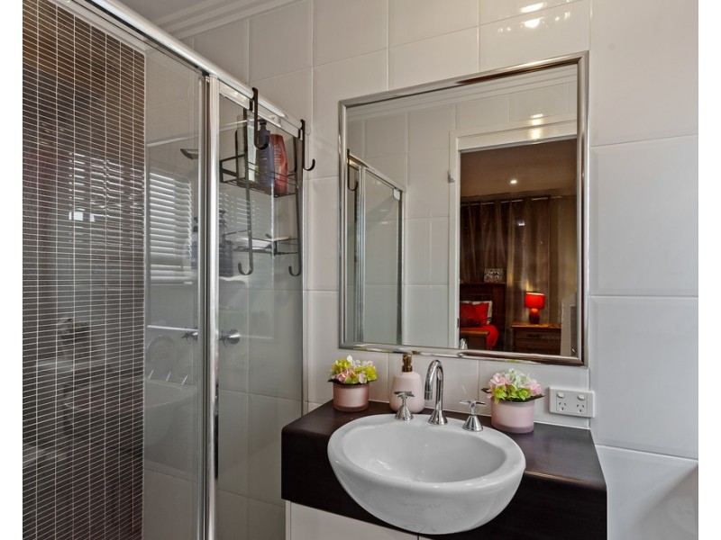 Unit 2/28 Cuttaburra Crescent, Glenvale QLD 4350