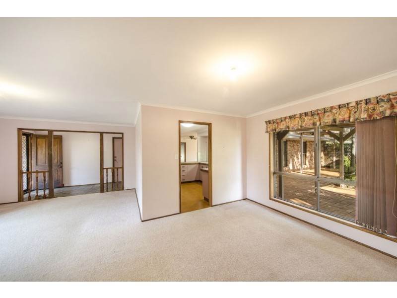 10 Abif Street, Cotswold Hills QLD 4350
