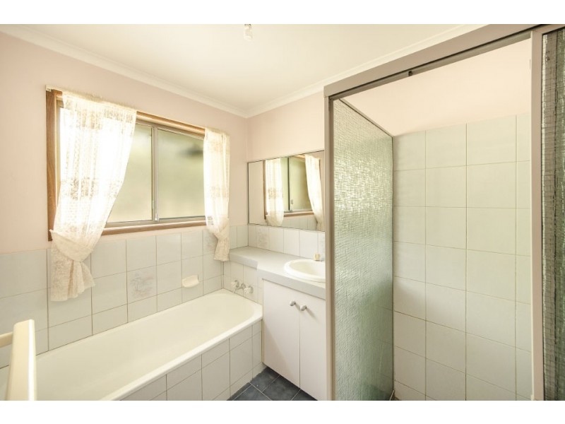 10 Abif Street, Cotswold Hills QLD 4350