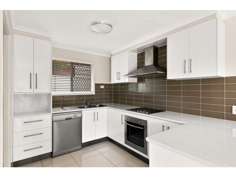 Unit 2/61 Cleary Street, Centenary Heights QLD 4350