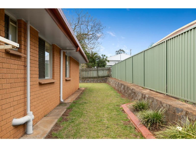 Unit 2/61 Cleary Street, Centenary Heights QLD 4350