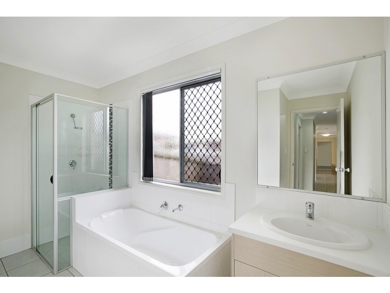 6 Cooranga Street, Glenvale QLD 4350